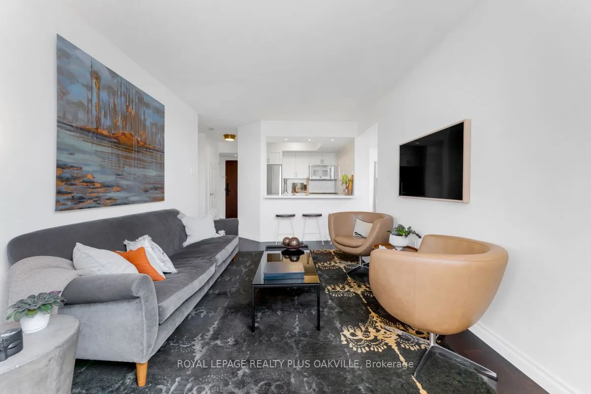 185 Robinson Street, #315