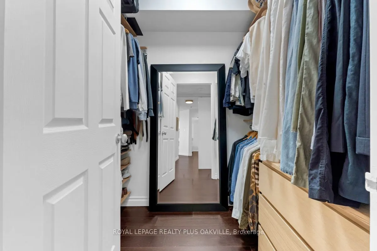 185 Robinson Street, #315