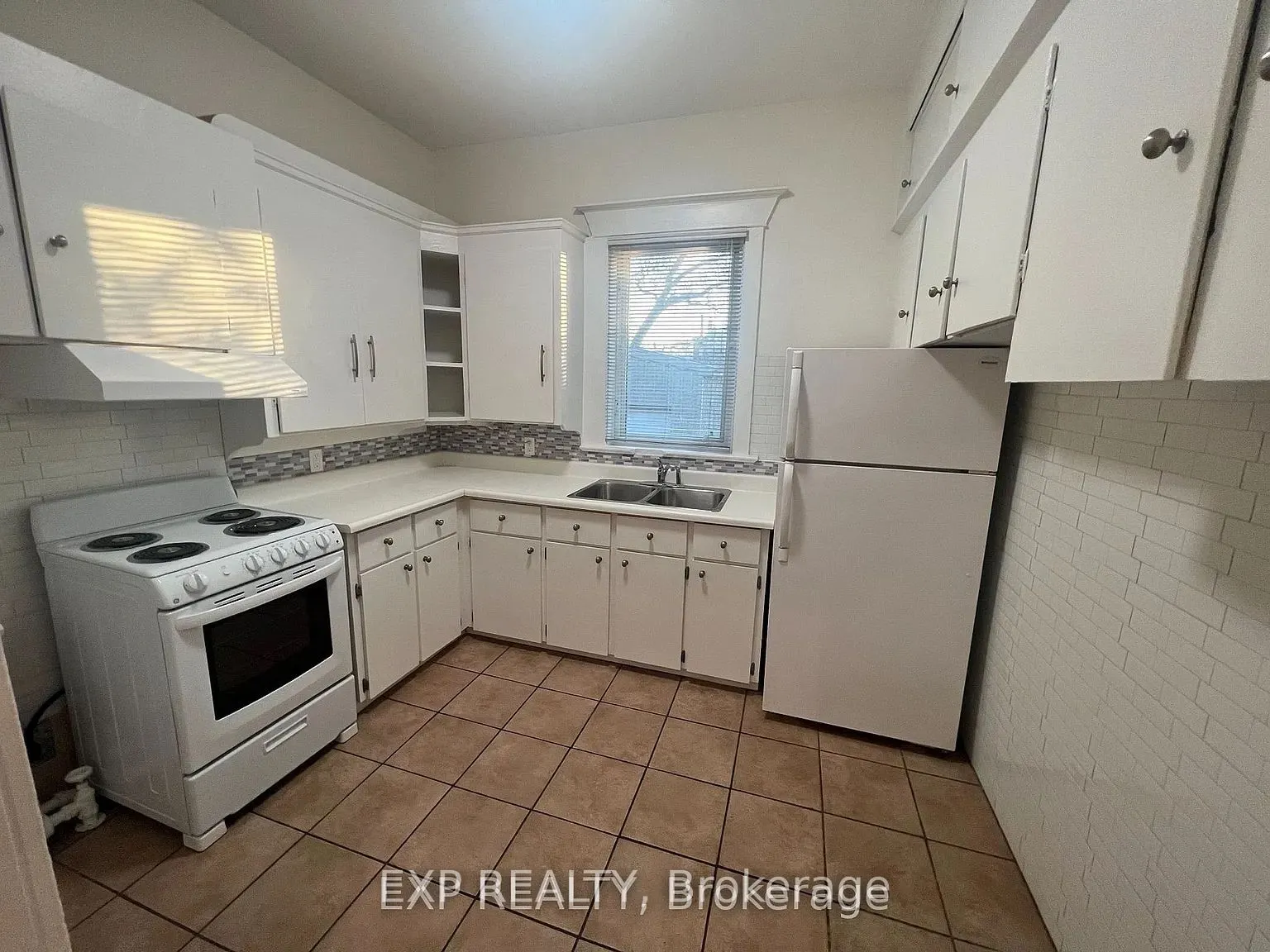 174 Evelyn Avenue, #Main