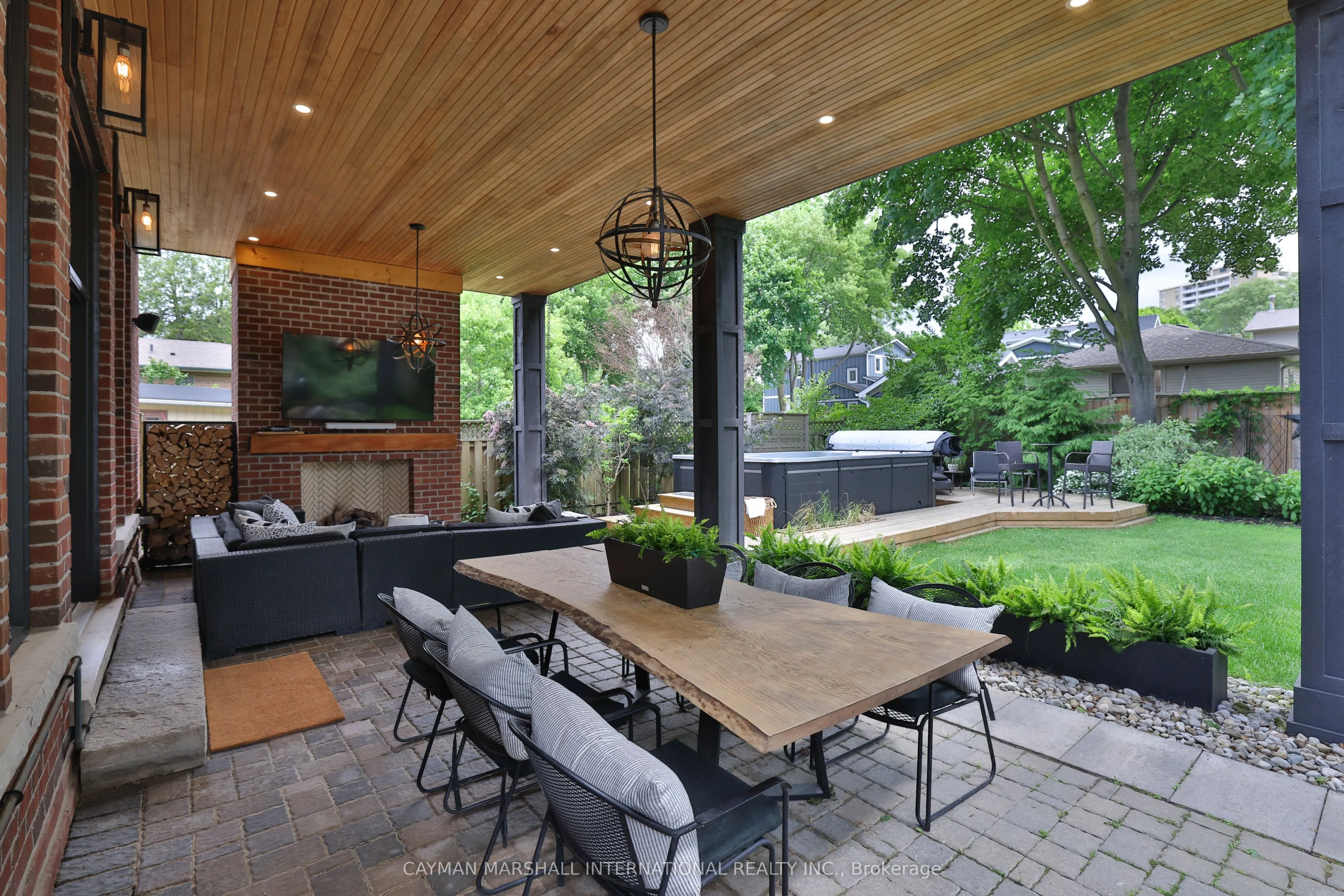 43 Mississauga Road S