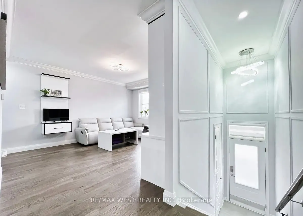 975 Whitlock Avenue #20