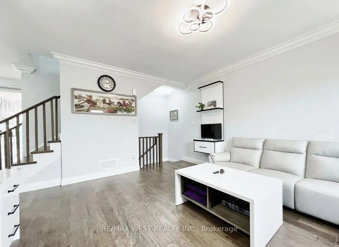 975 Whitlock Avenue #20