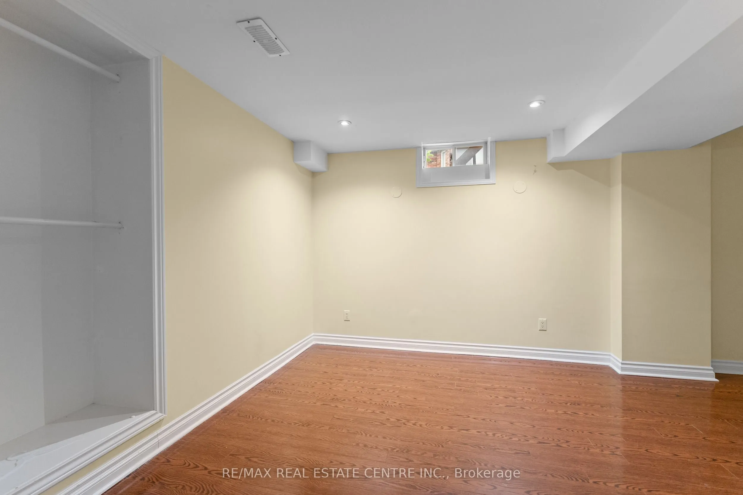 11 Briardale Road