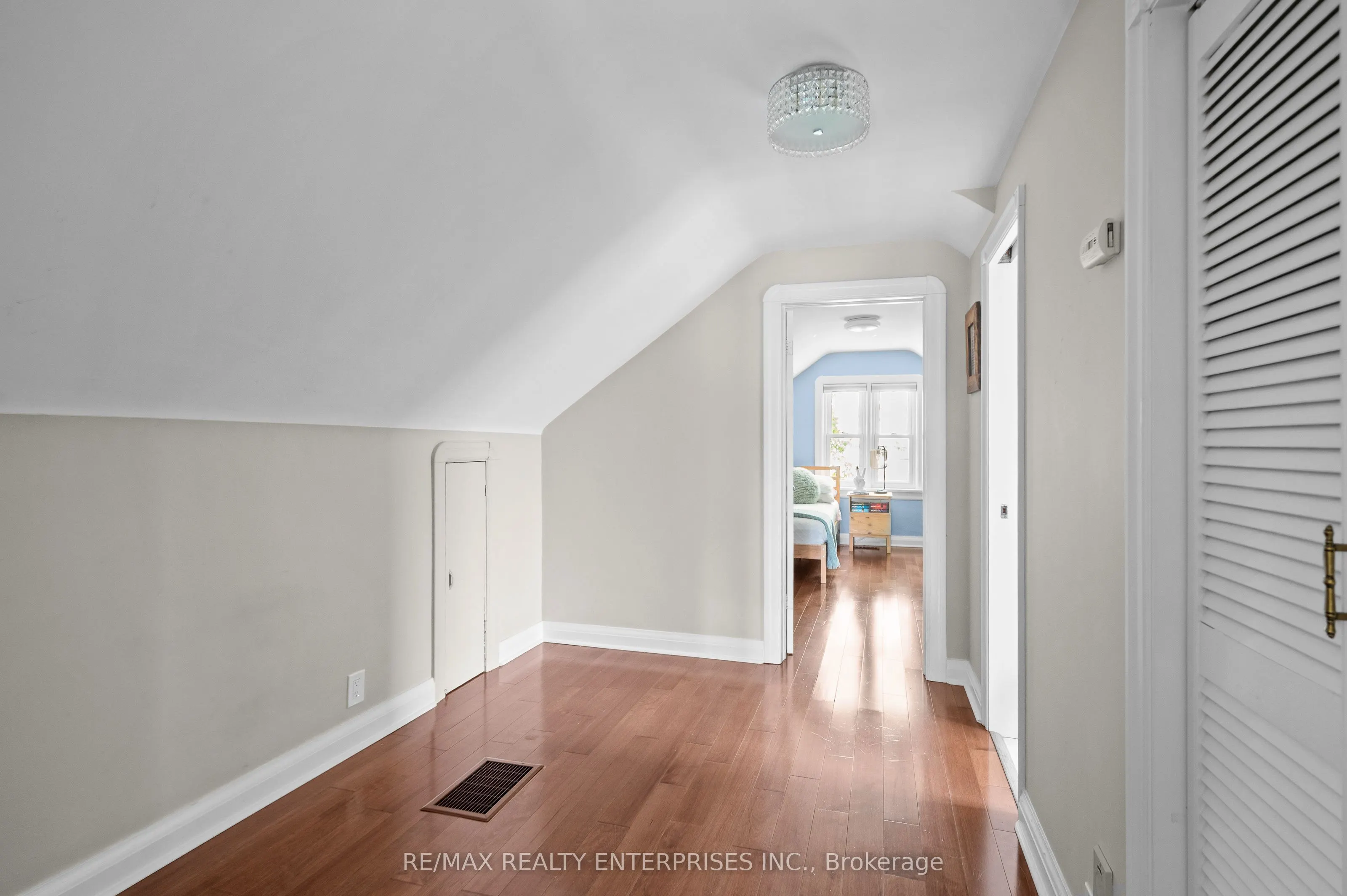 43 Pine Avenue S