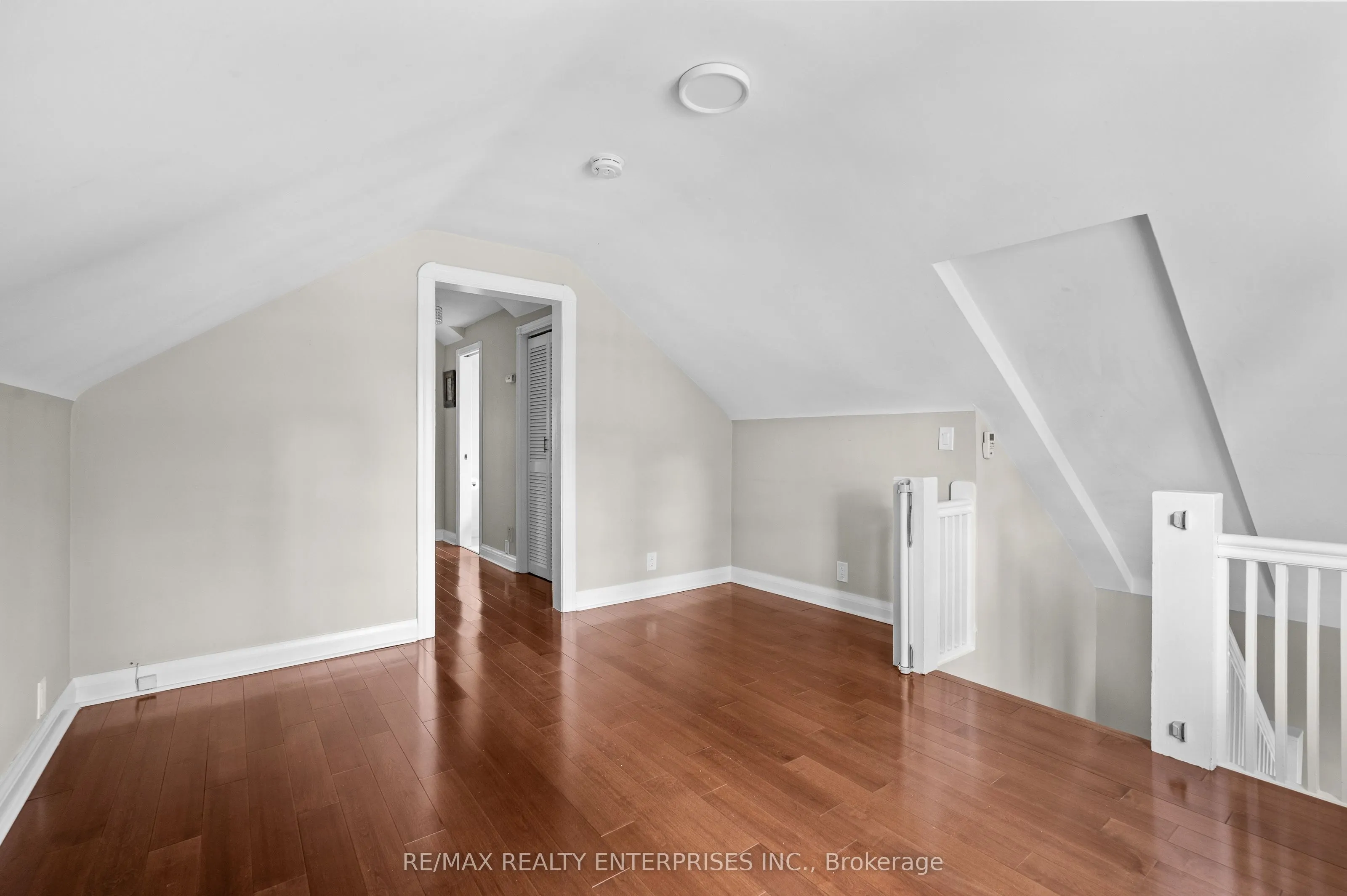 43 Pine Avenue S
