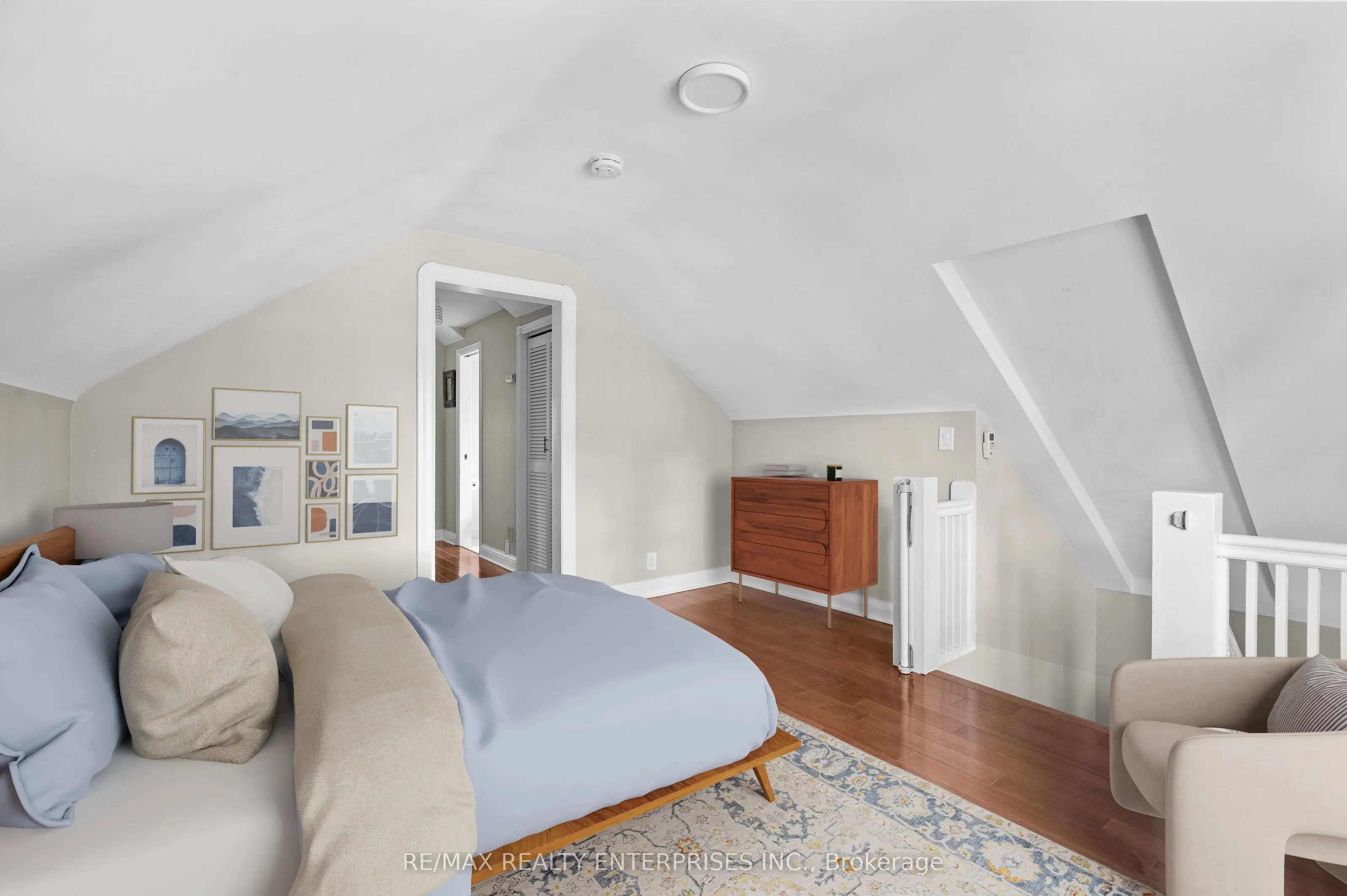 43 Pine Avenue S