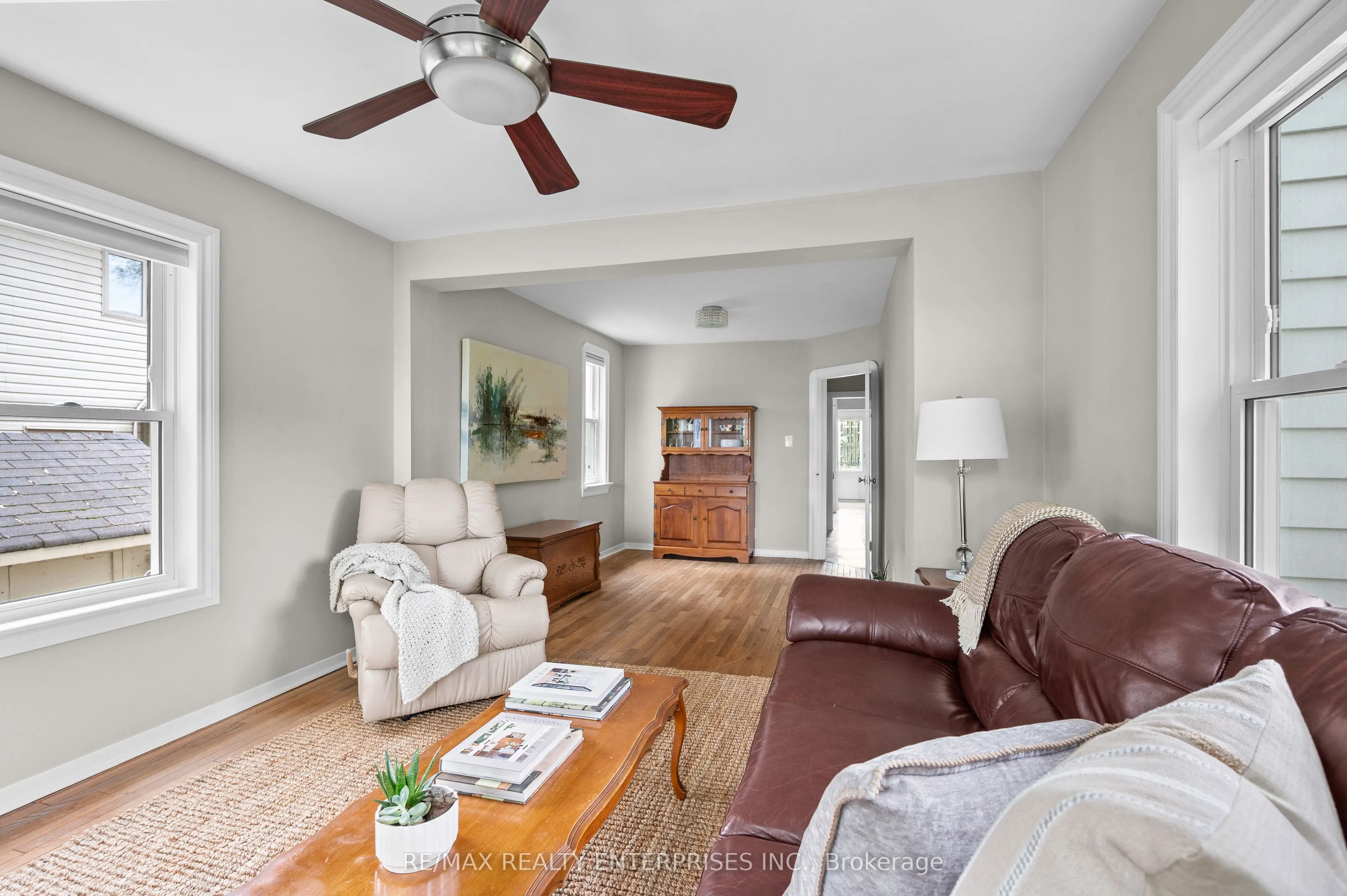 43 Pine Avenue S
