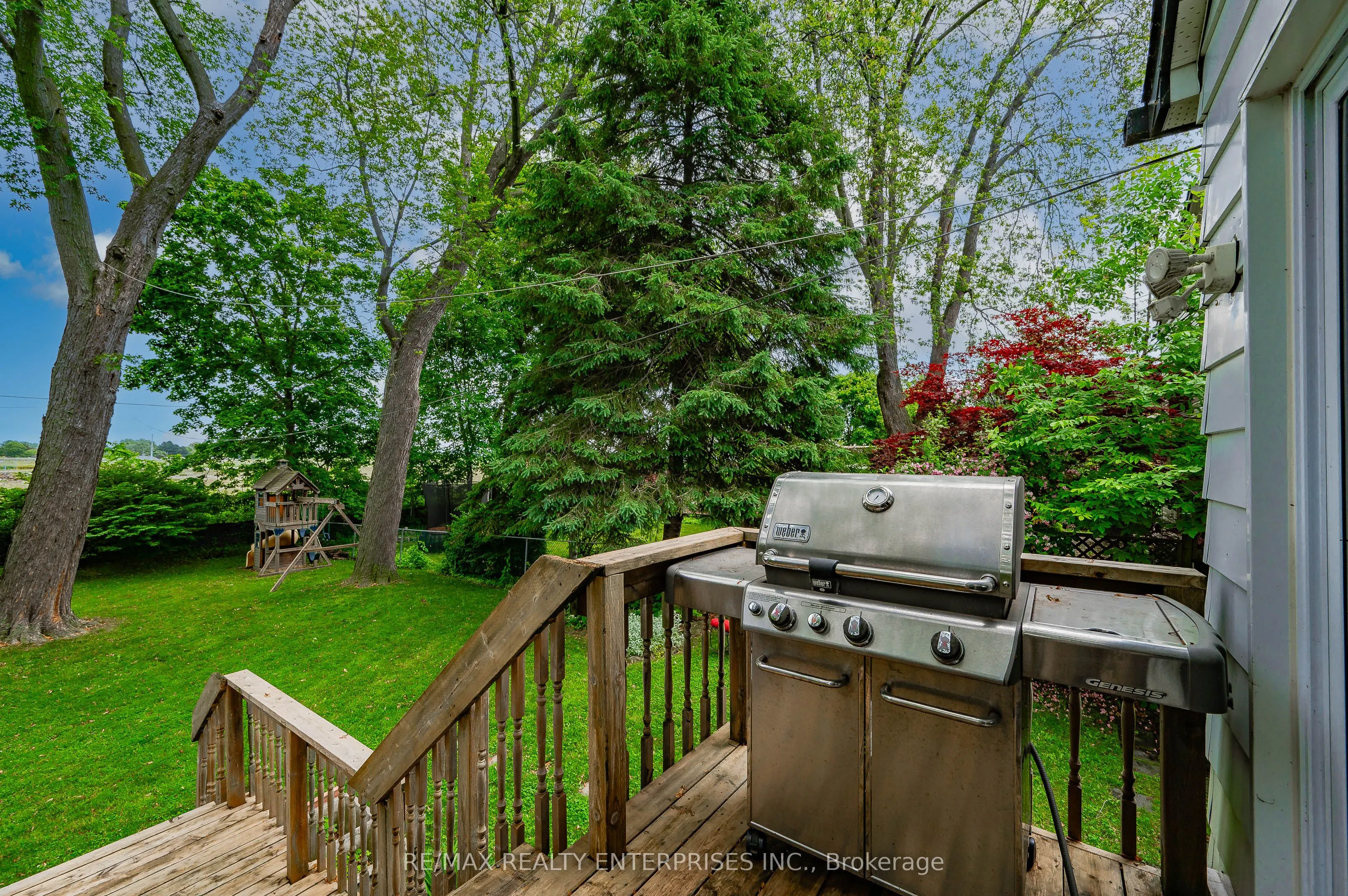 43 Pine Avenue S