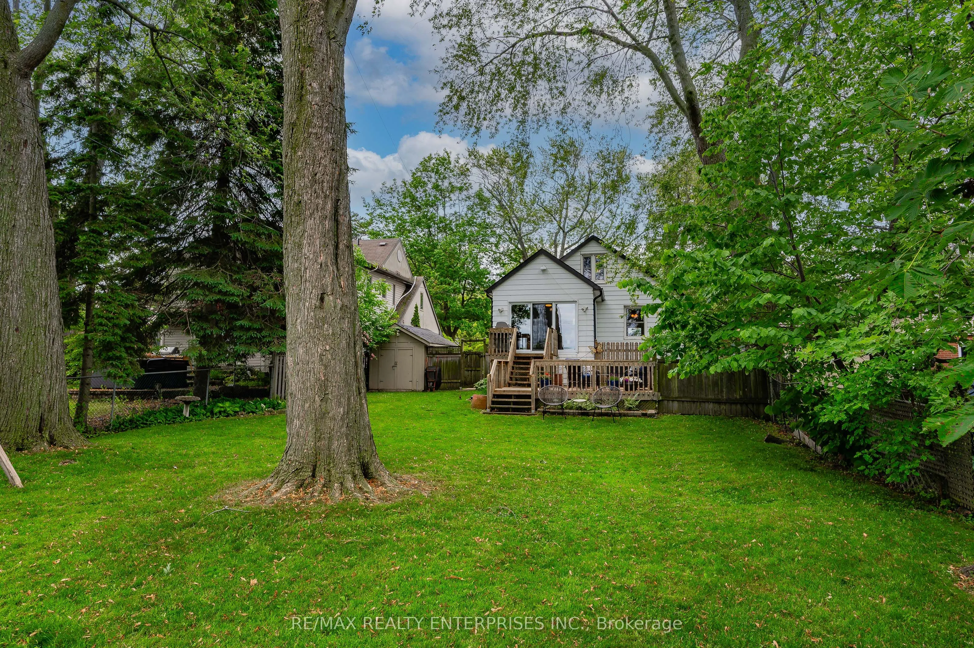 43 Pine Avenue S