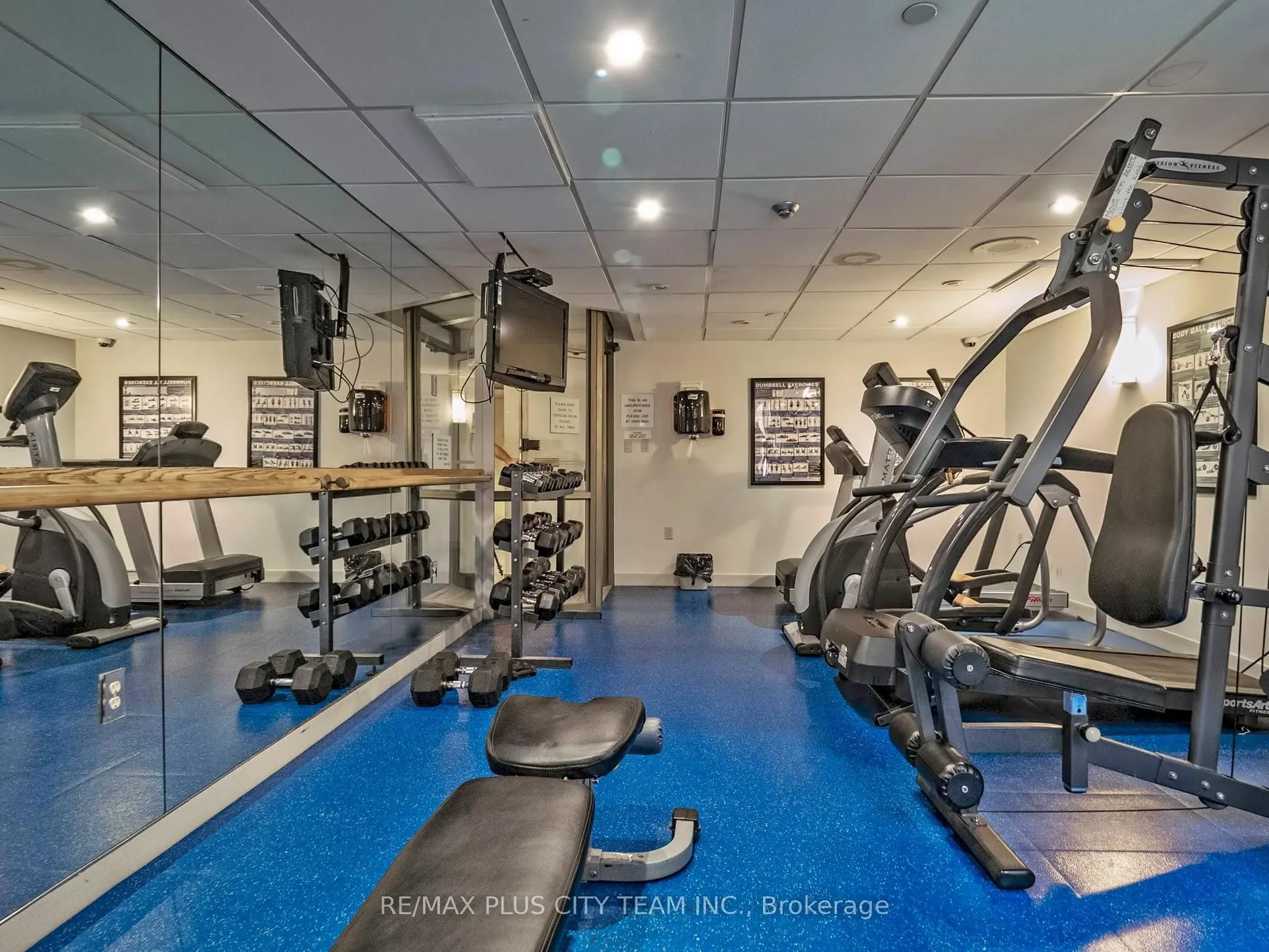25 Fairview Road W, #605