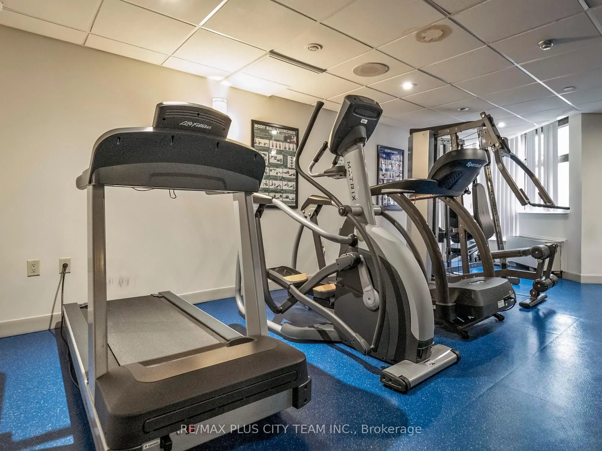 25 Fairview Road W, #605