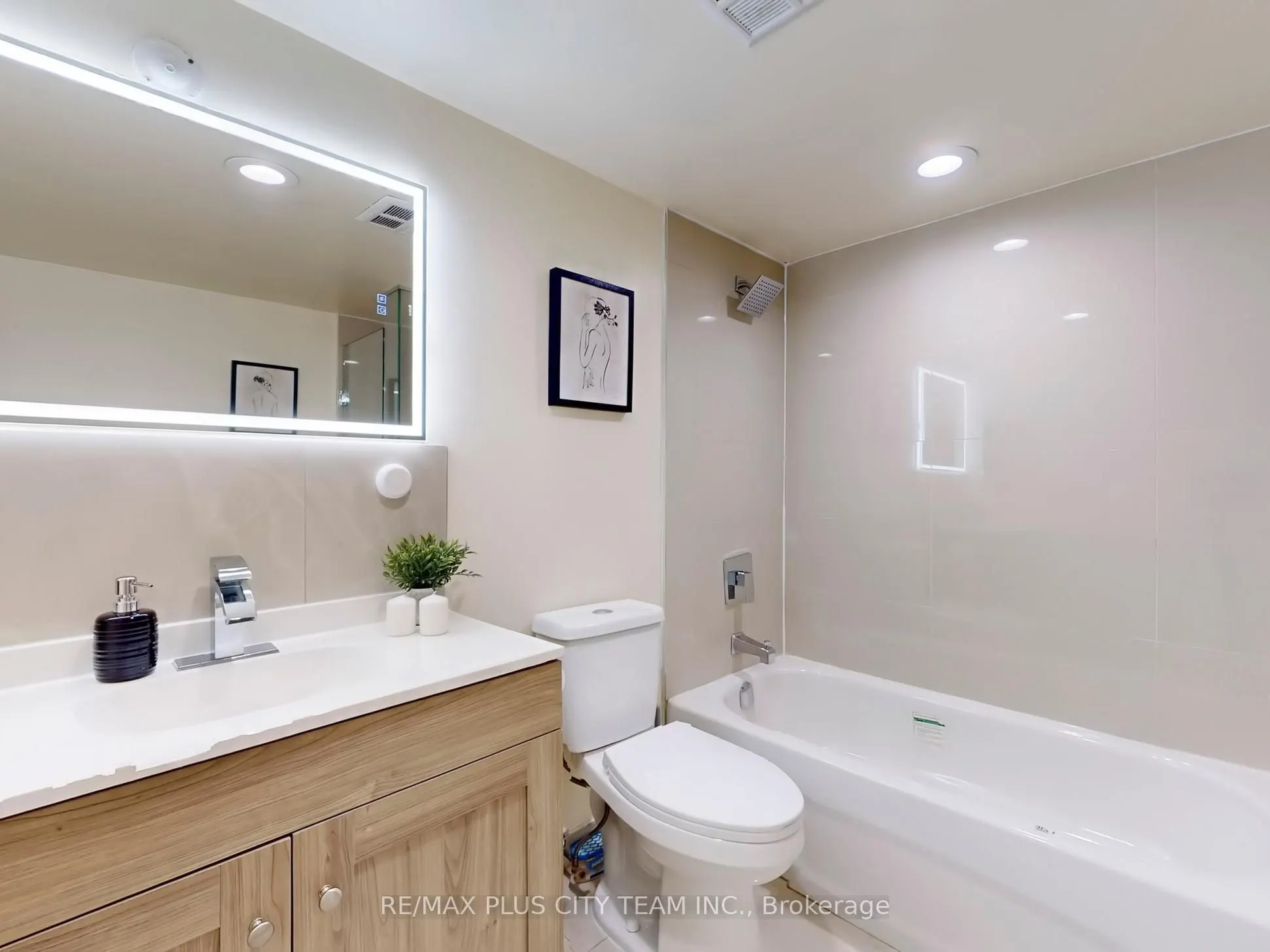 25 Fairview Road W, #605
