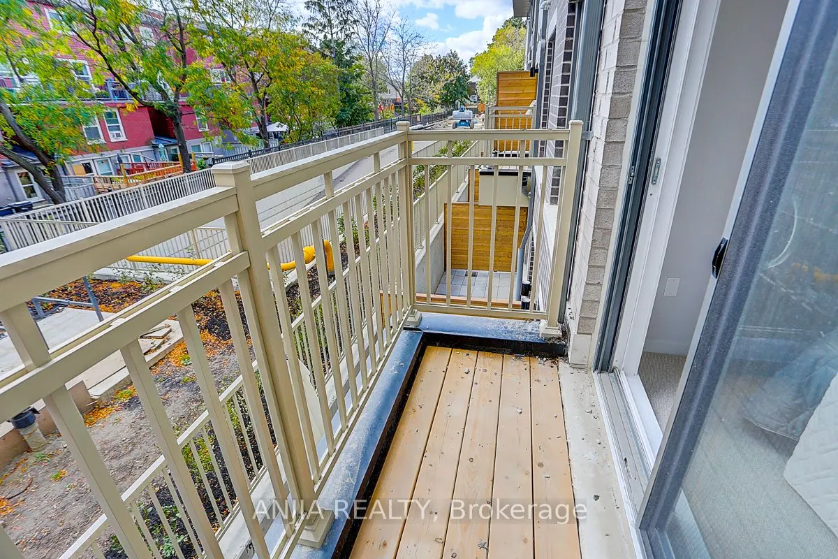 5 William Jackson Way S, #50