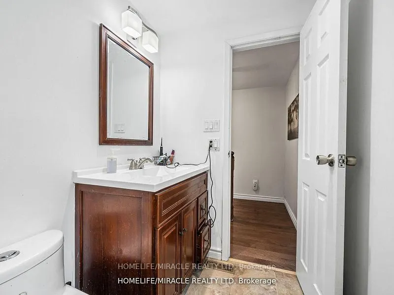 3124 Patrick Crescent
