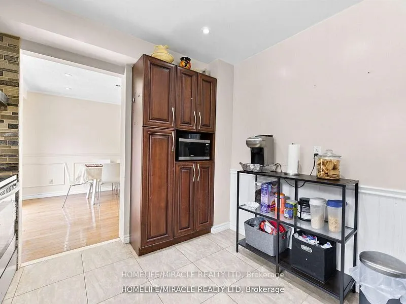 3124 Patrick Crescent