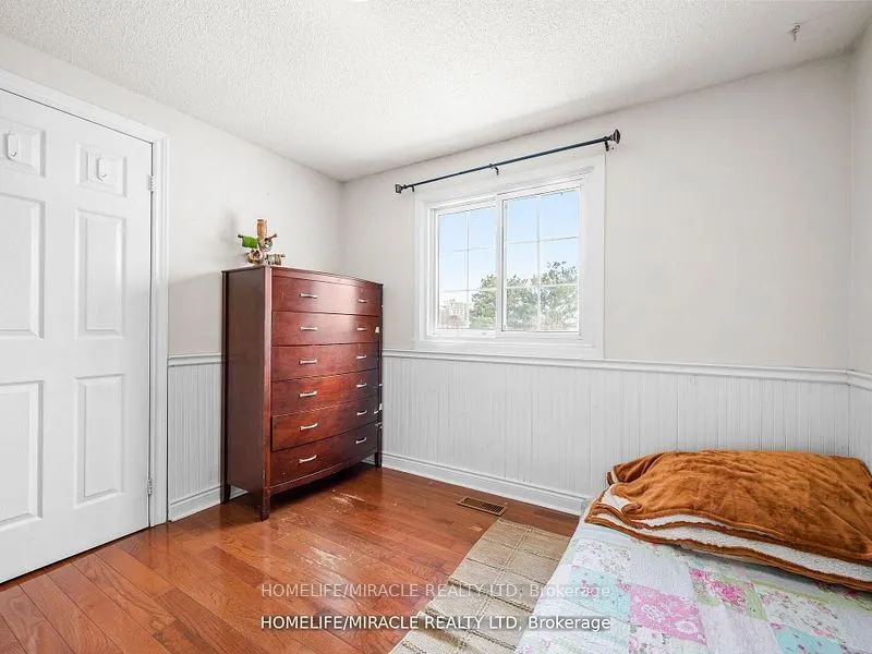 3124 Patrick Crescent