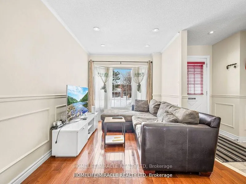 3124 Patrick Crescent
