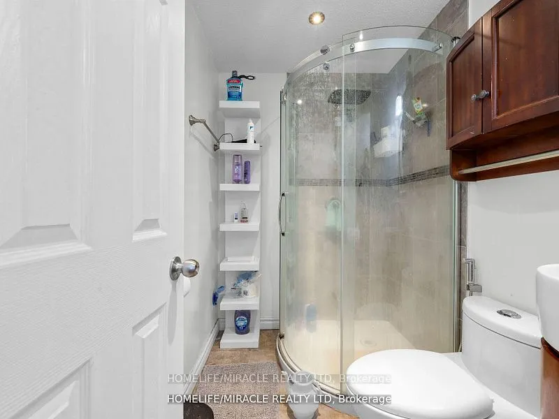 3124 Patrick Crescent