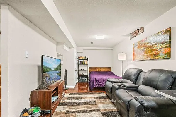 3124 Patrick Crescent