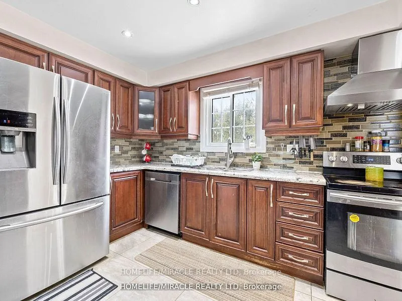 3124 Patrick Crescent