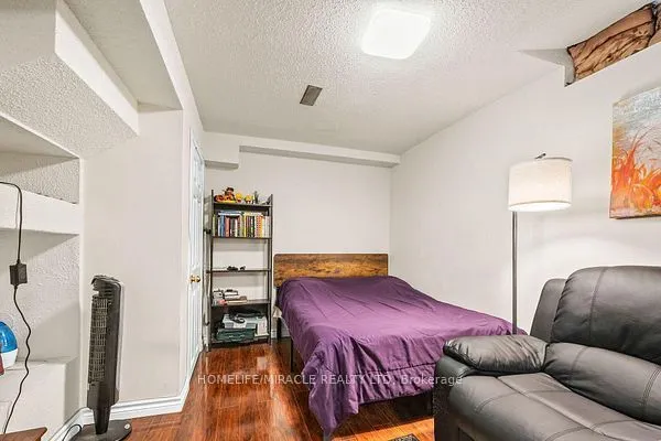 3124 Patrick Crescent