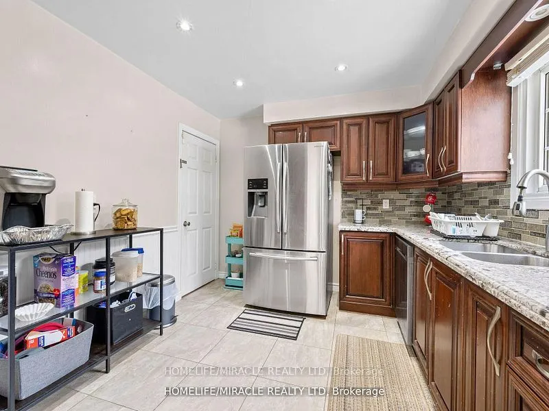 3124 Patrick Crescent
