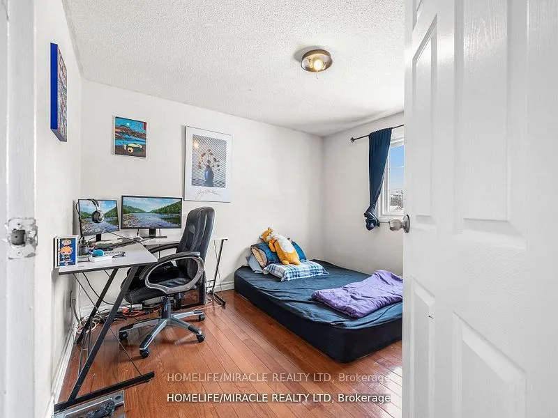3124 Patrick Crescent