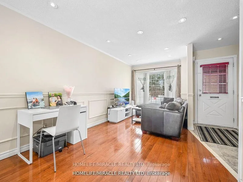 3124 Patrick Crescent