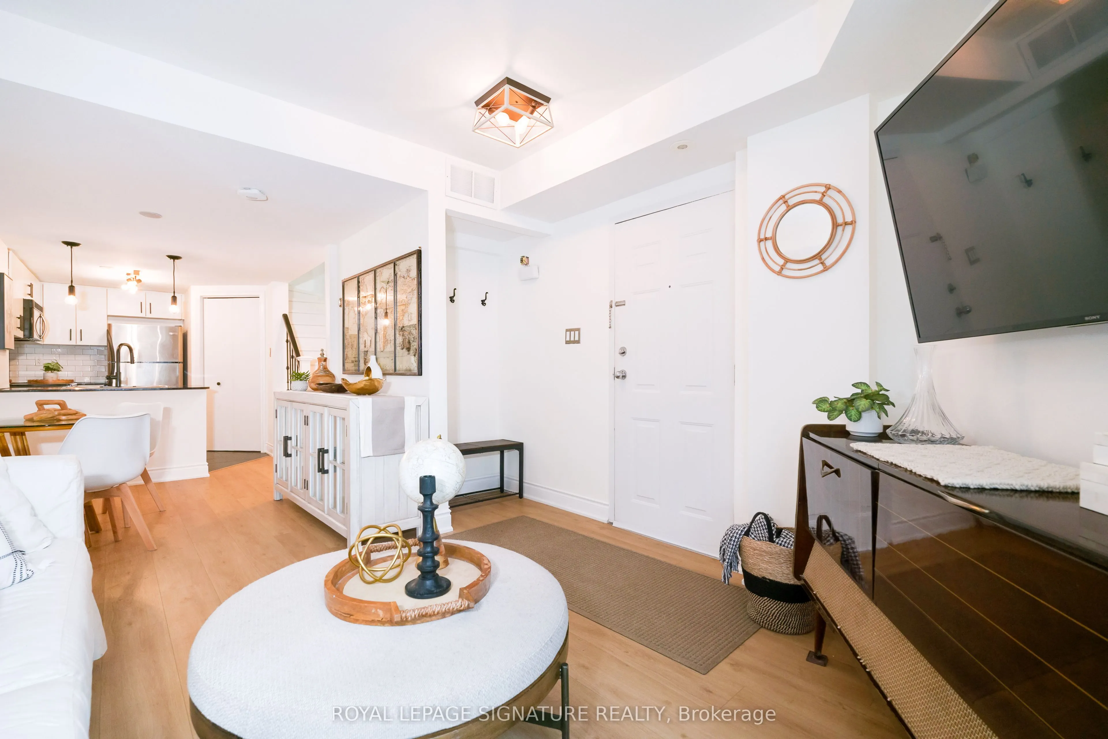 28 Laidlaw Street, #1602
