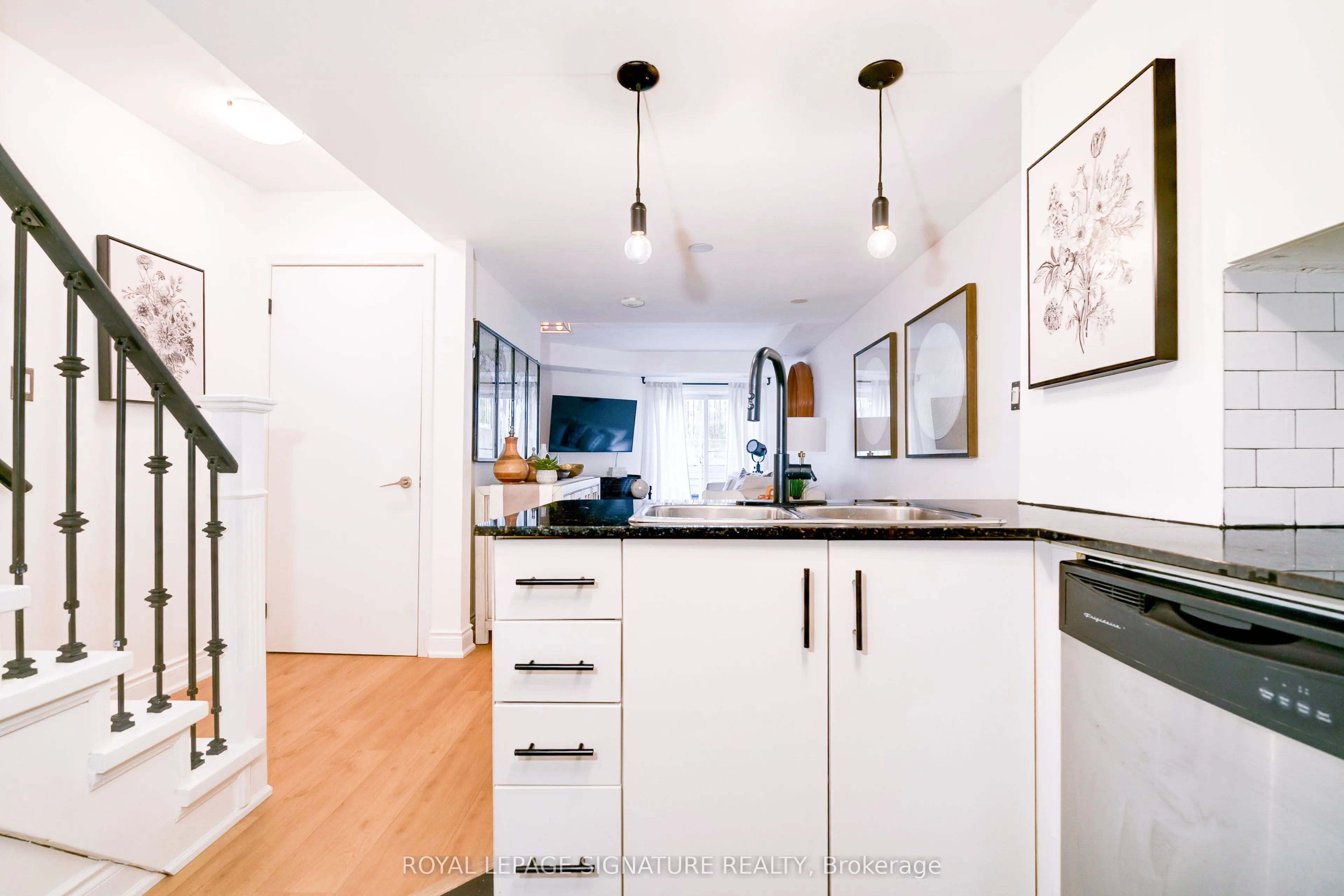 28 Laidlaw Street, #1602