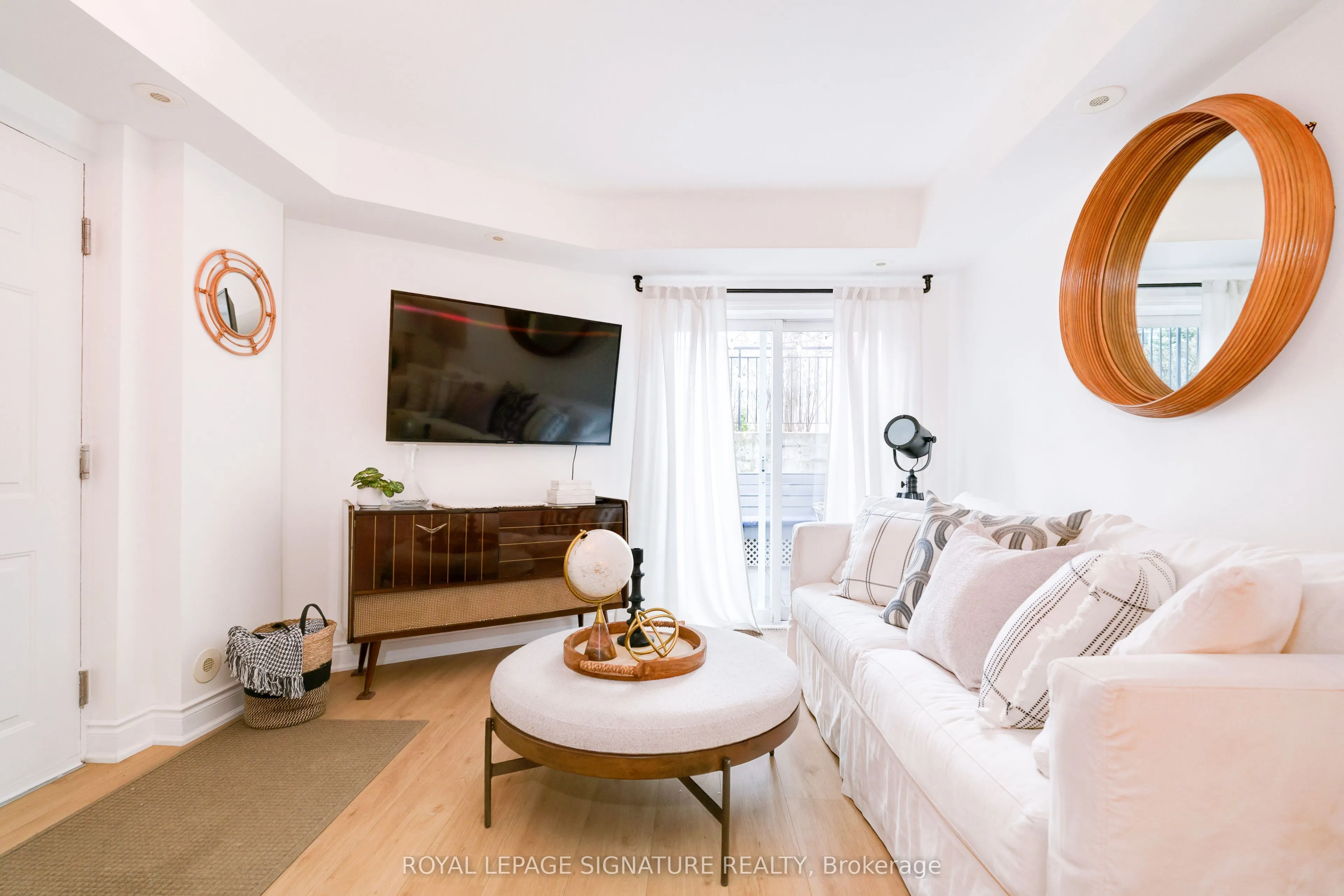 28 Laidlaw Street, #1602