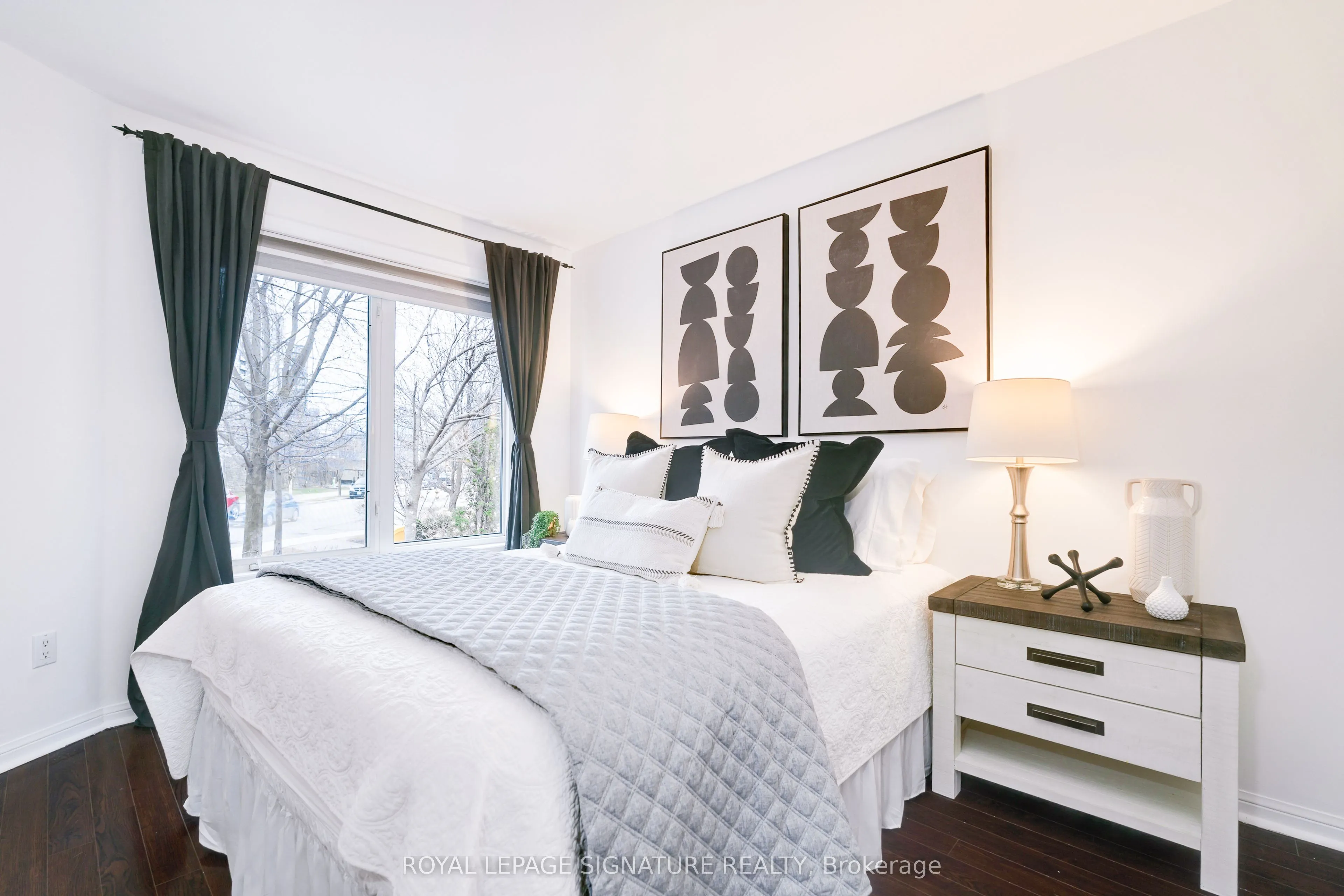 28 Laidlaw Street, #1602