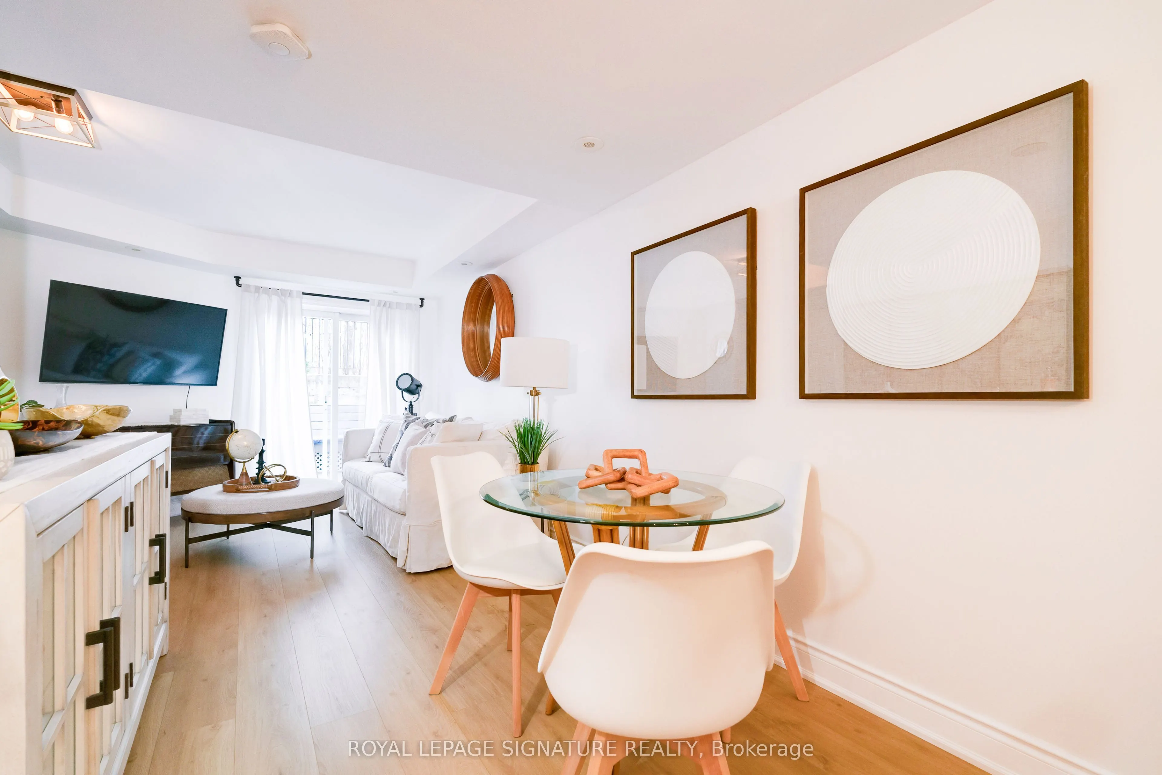 28 Laidlaw Street, #1602