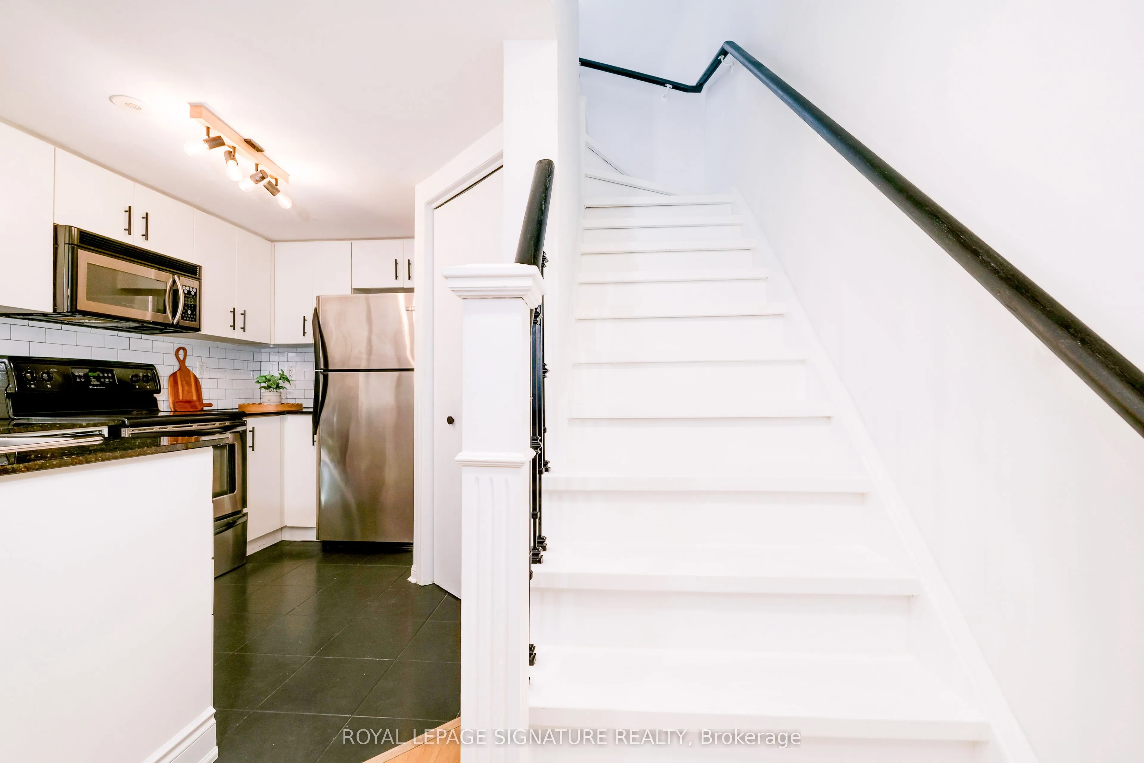 28 Laidlaw Street, #1602