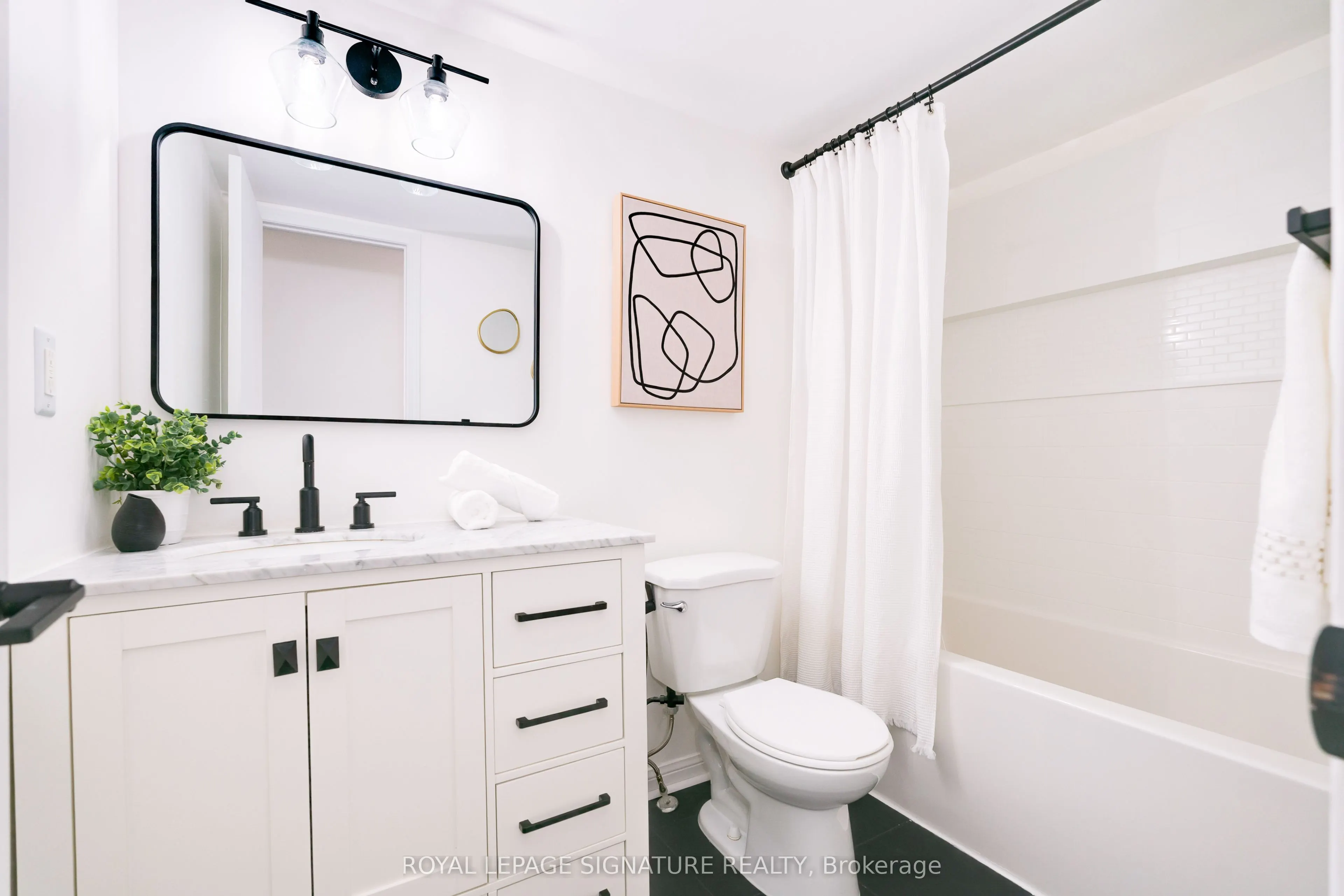 28 Laidlaw Street, #1602