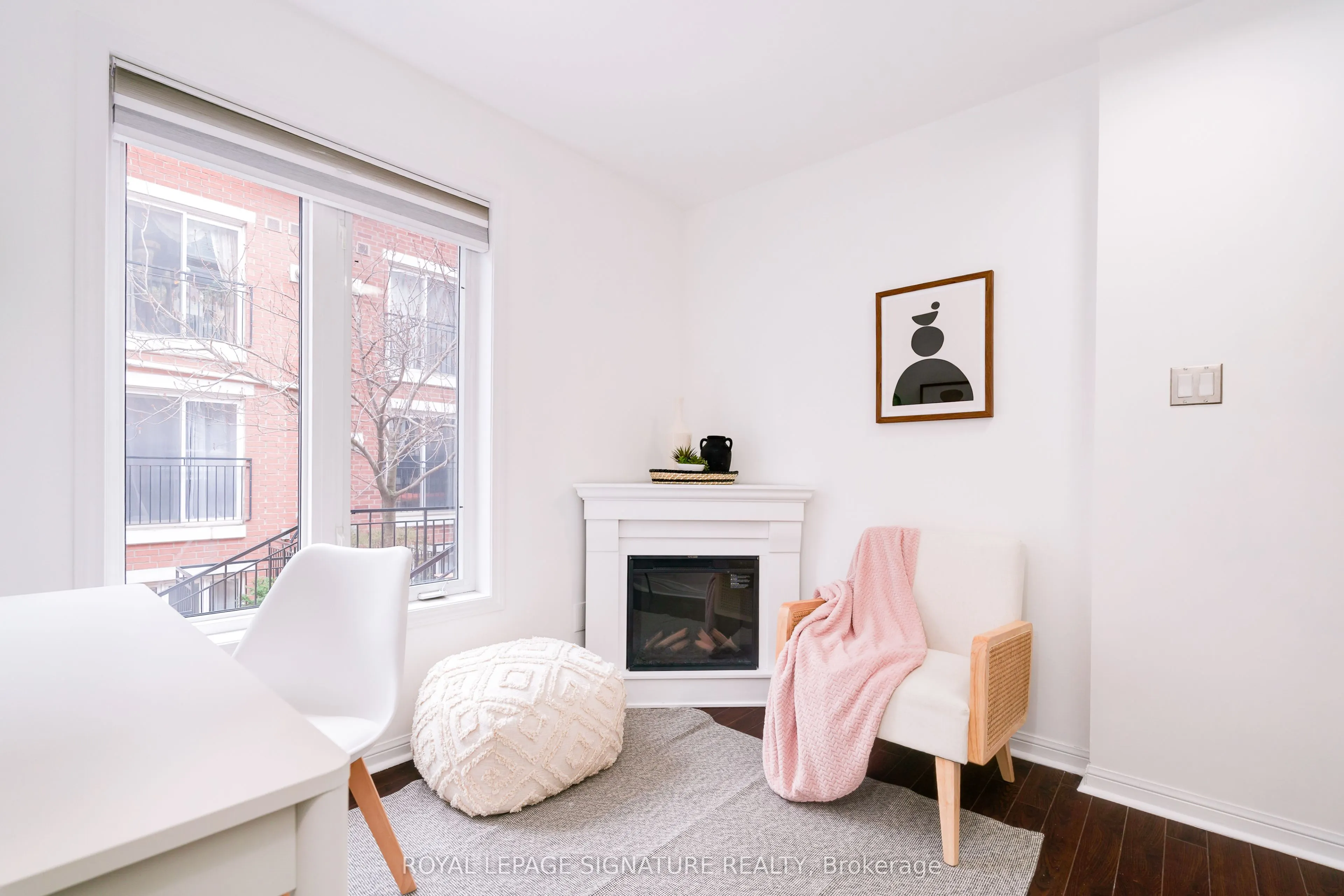 28 Laidlaw Street, #1602