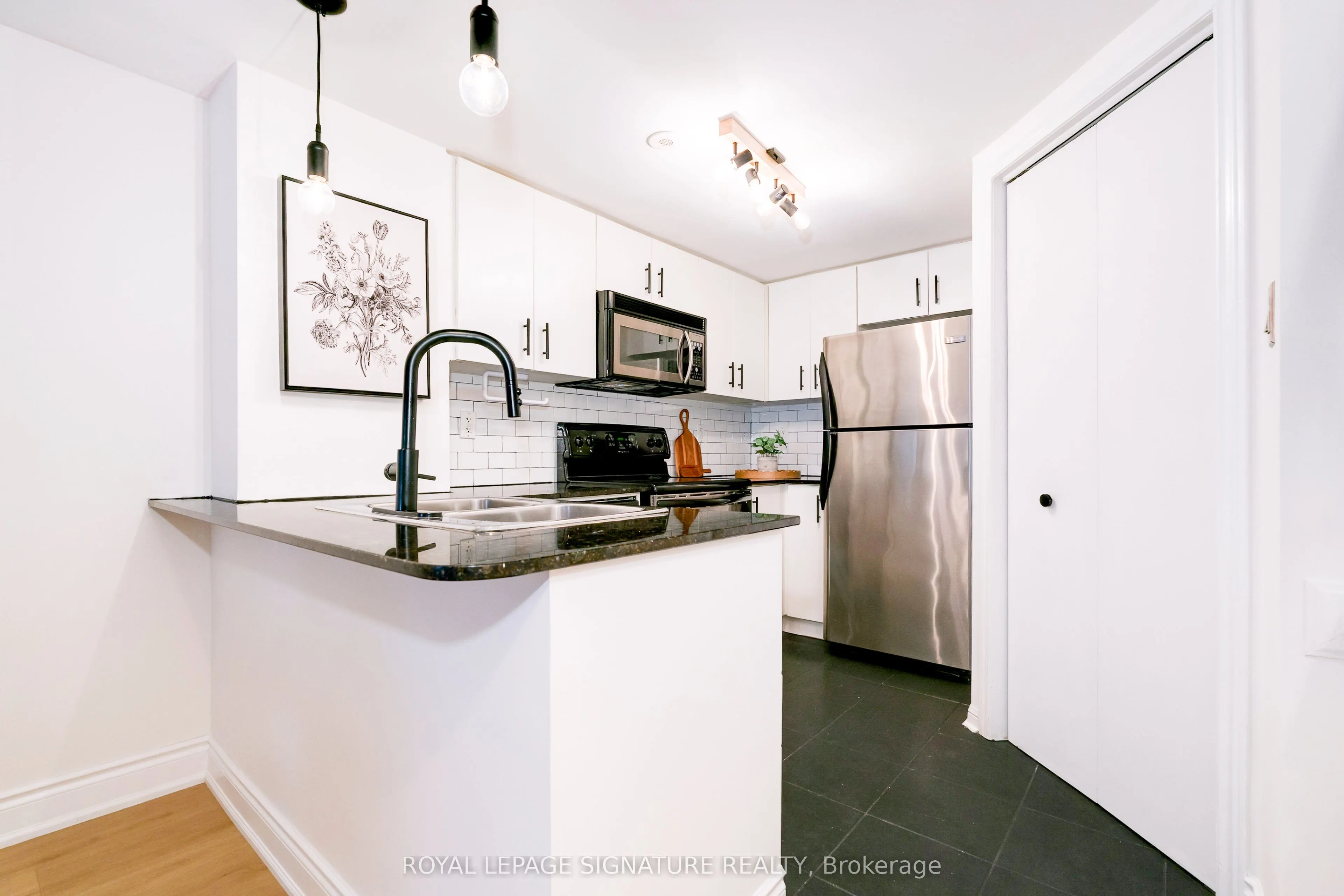 28 Laidlaw Street, #1602
