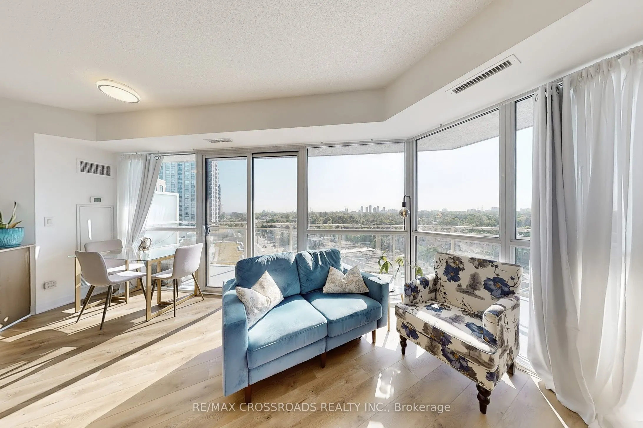 5101 Dundas Street W, #810