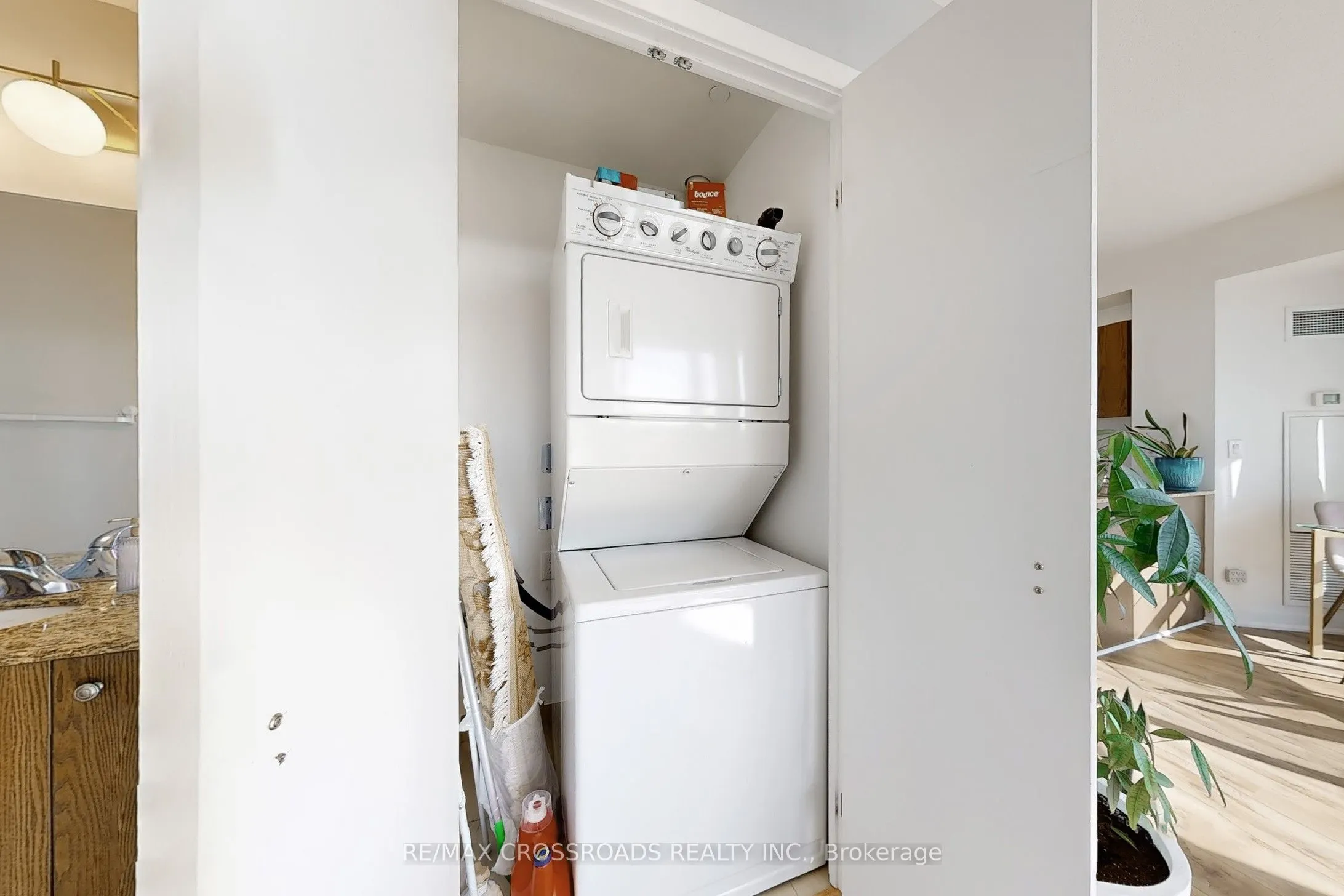 5101 Dundas Street W, #810
