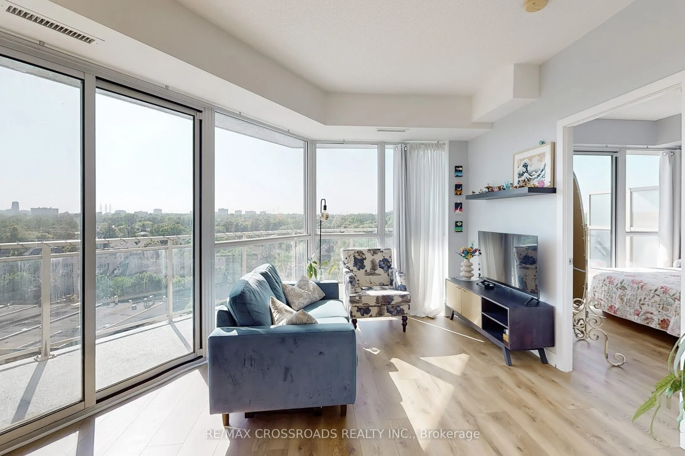 5101 Dundas Street W, #810