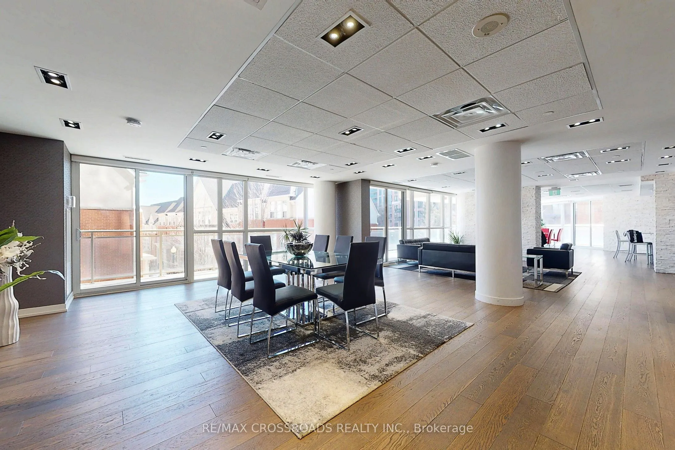 5101 Dundas Street W, #810