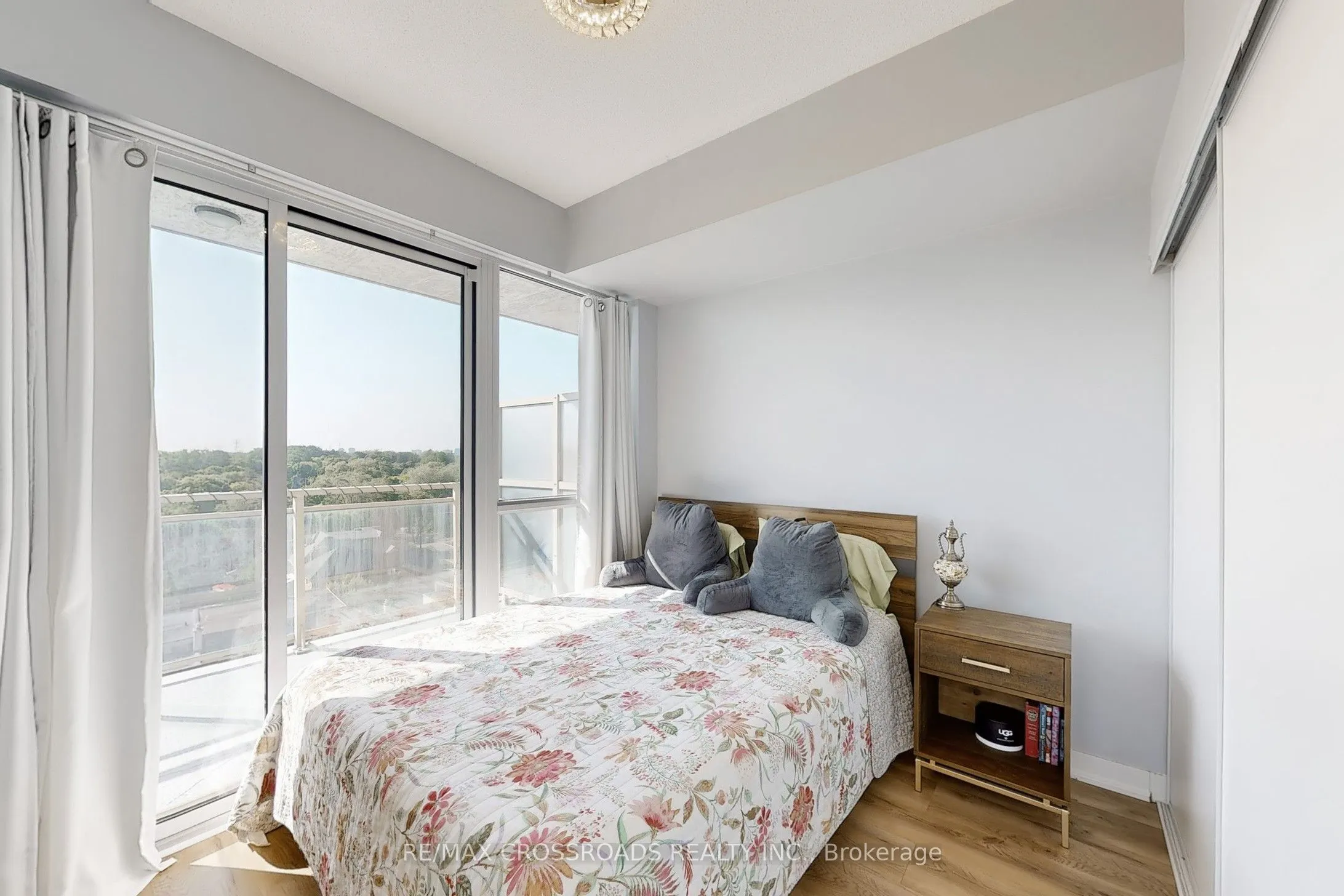 5101 Dundas Street W, #810