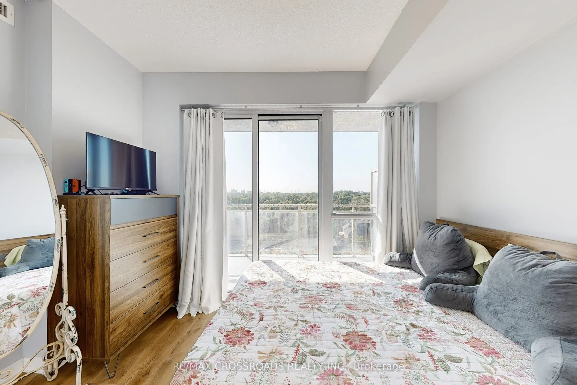 5101 Dundas Street W, #810