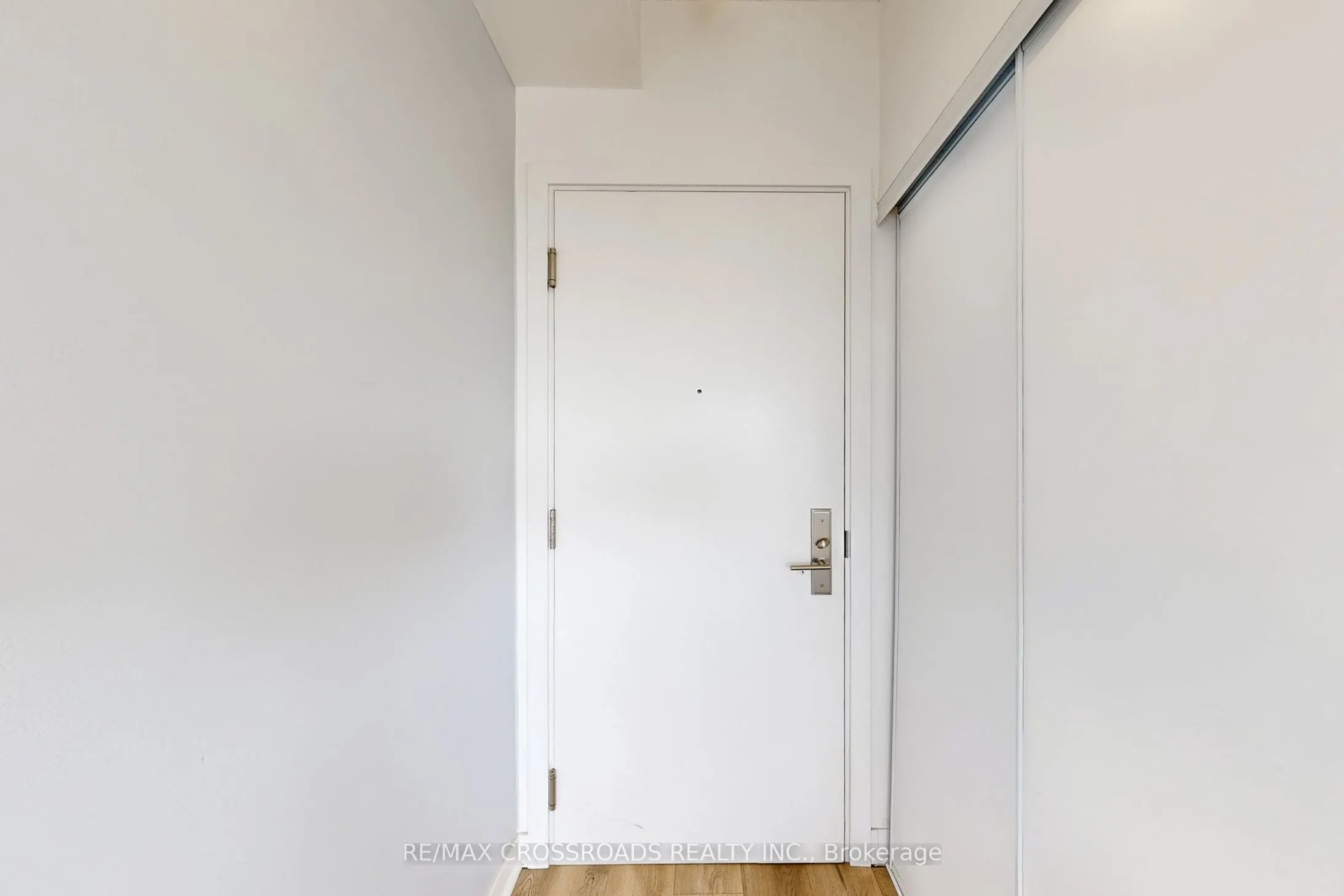 5101 Dundas Street W, #810