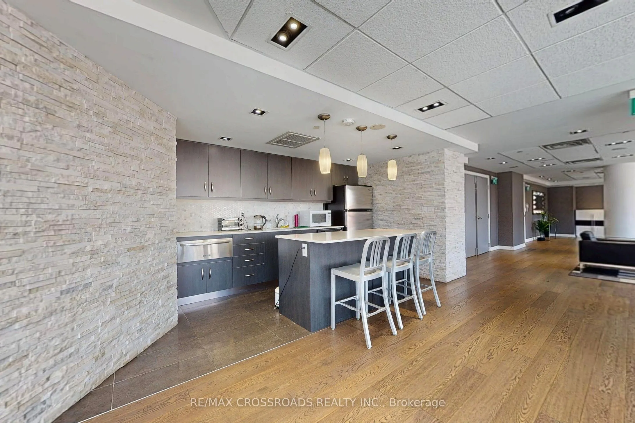 5101 Dundas Street W, #810