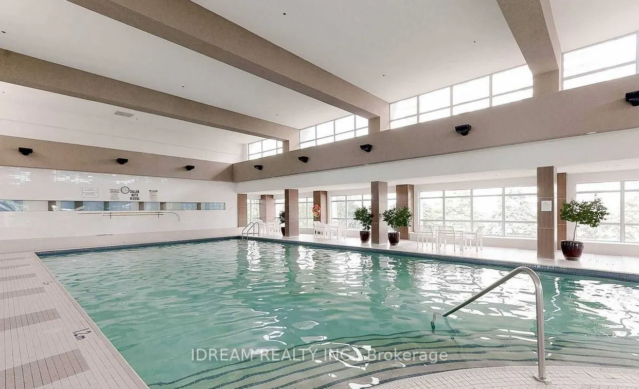 33 Elm Drive W, #201