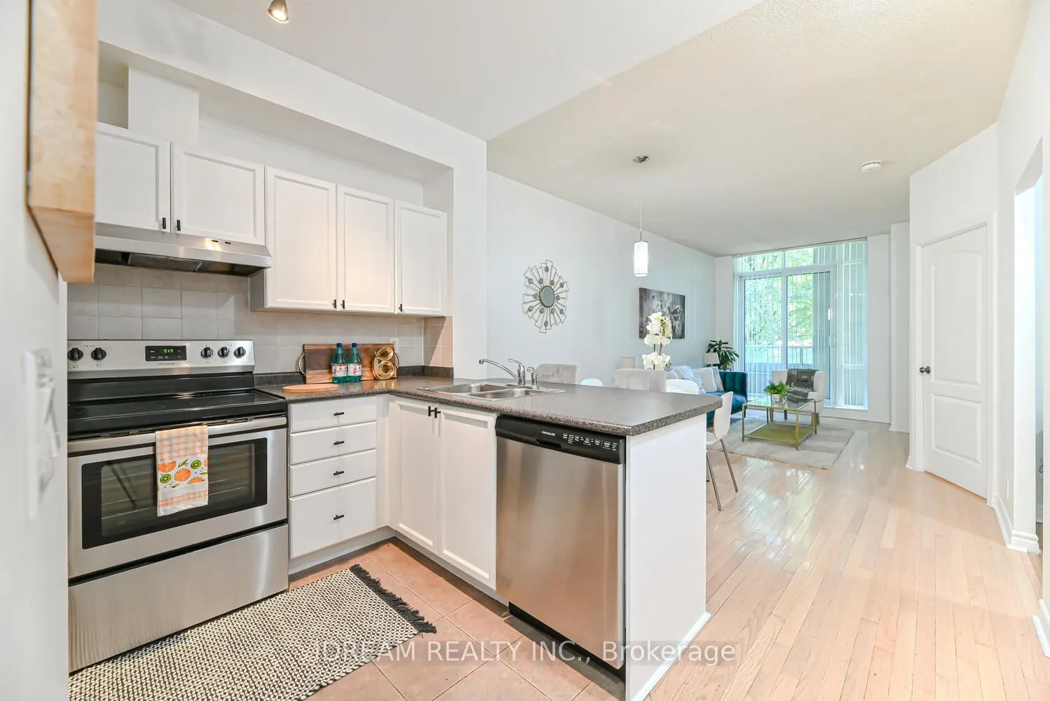 33 Elm Drive W, #201