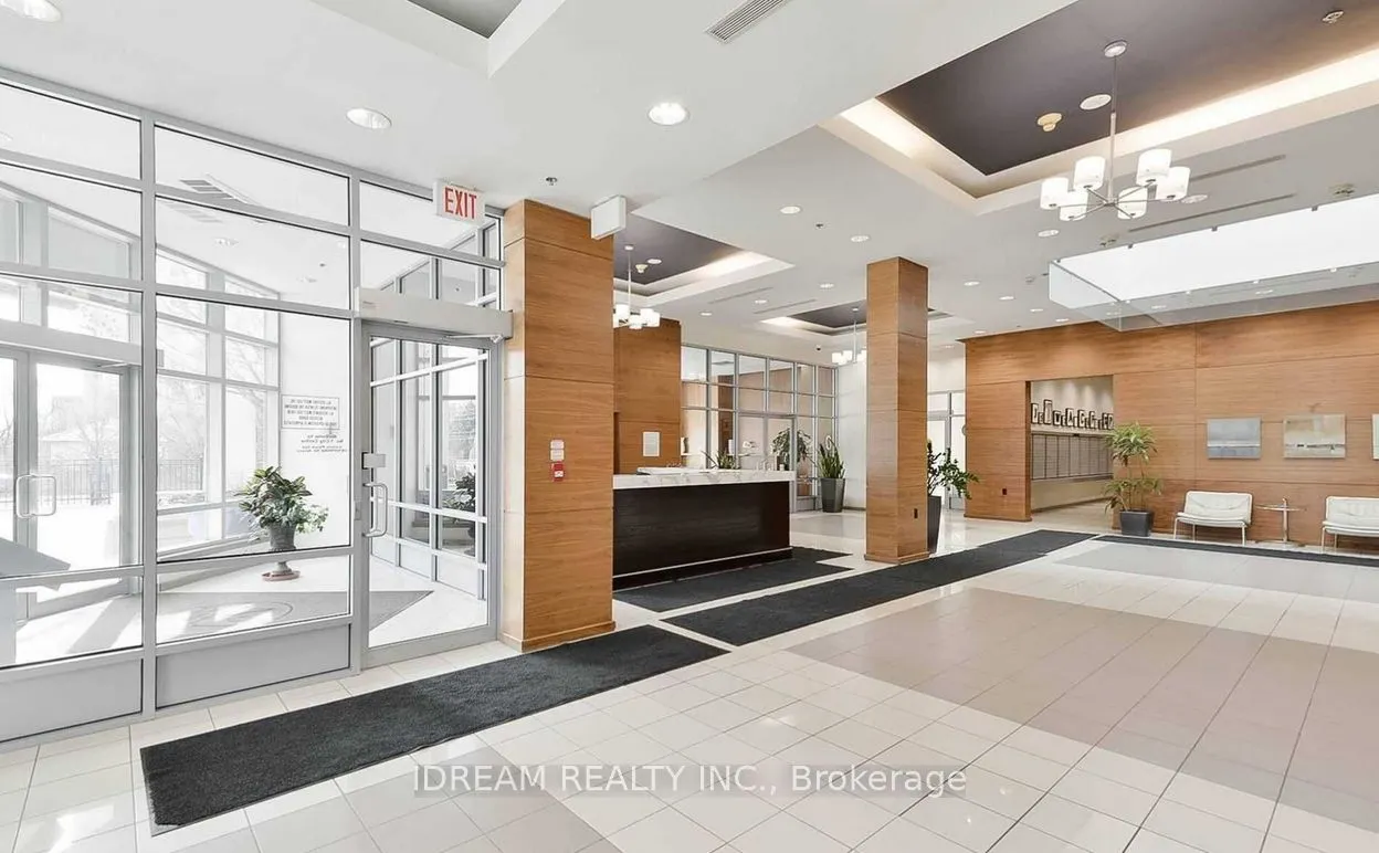 33 Elm Drive W, #201