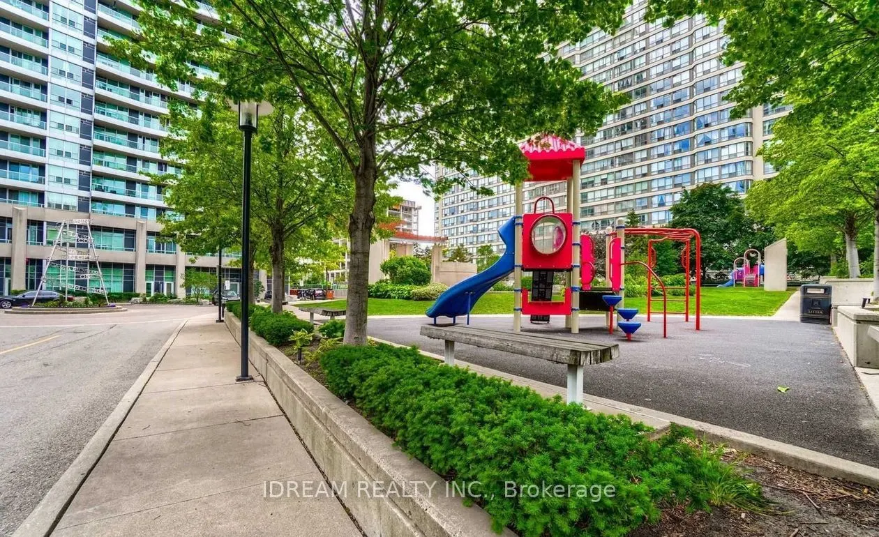 33 Elm Drive W, #201