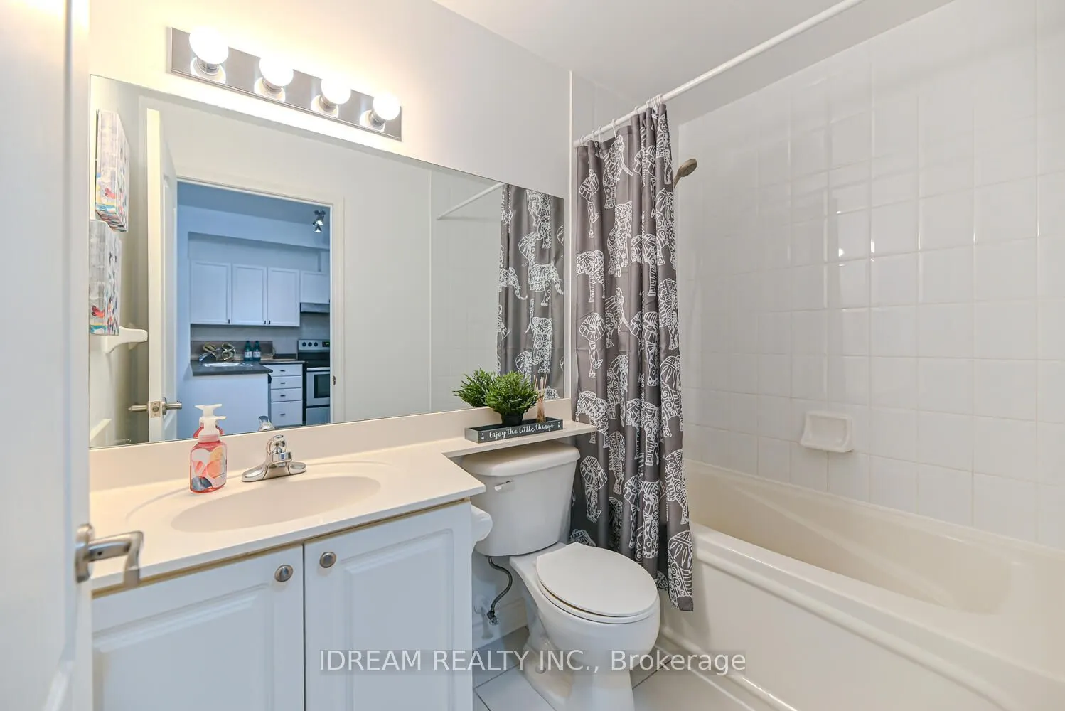 33 Elm Drive W, #201